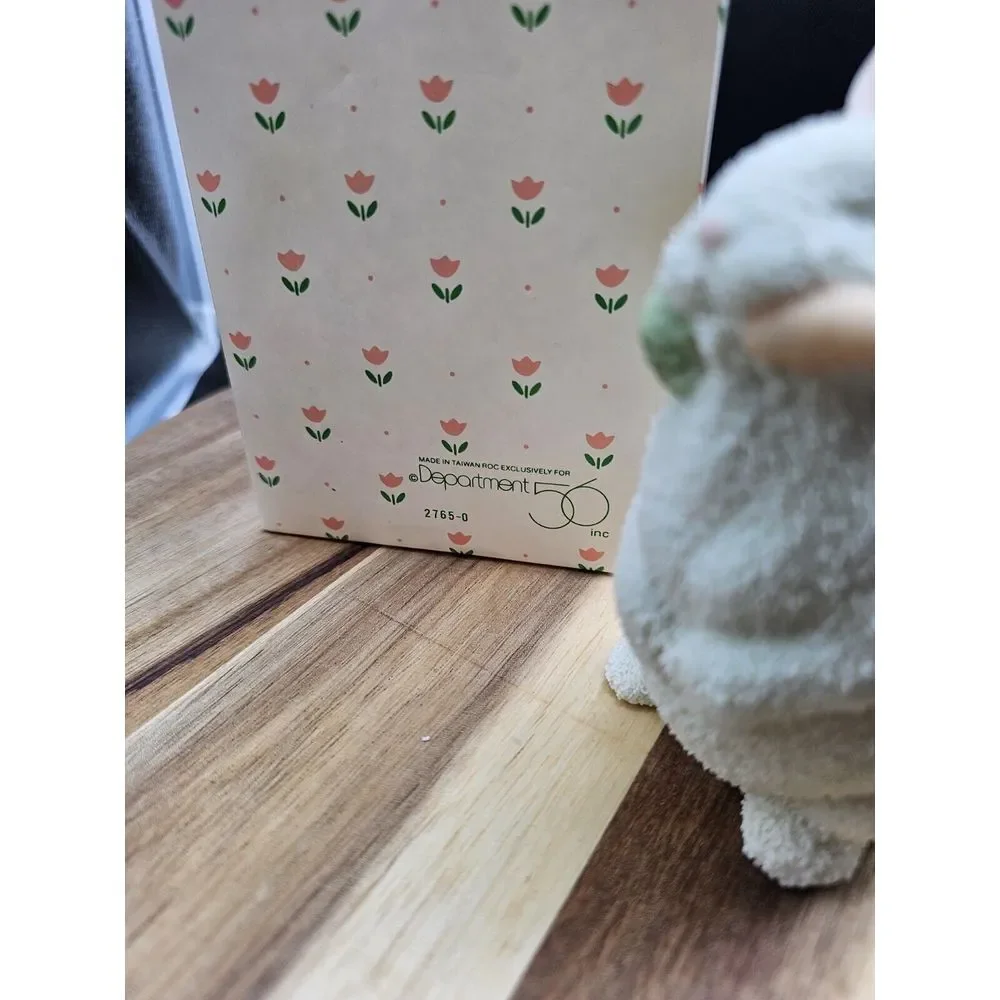 Department 56 Easter 1996 Bunny Rabbit With Carrot in Mouth Figurine New In‎ Box
